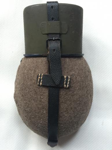 Wehrmacht M31 canteen 'enamelled'