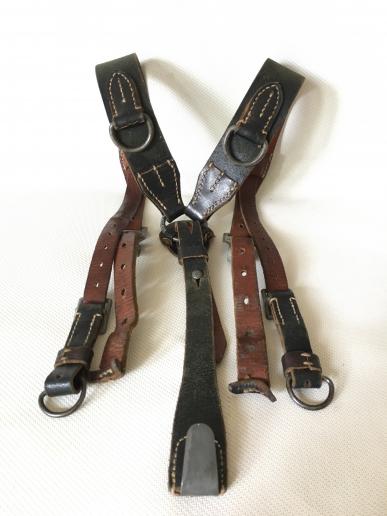 Pair of Late War Leather Y-Straps