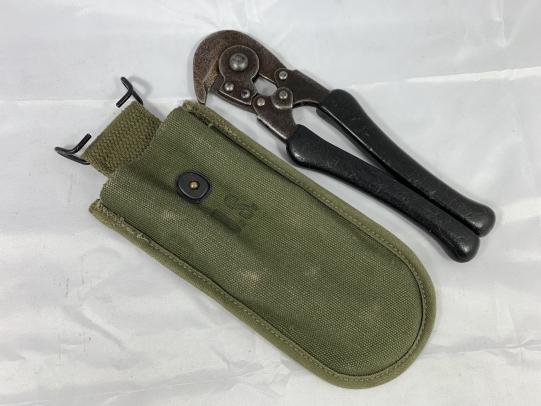 U.S. M1938 Wire Cutters in Carrying Pouch