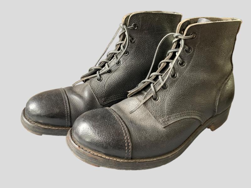 British Ammo Boots -1945-