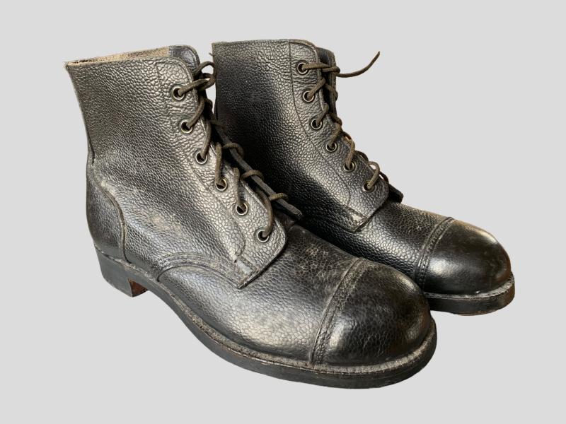 British Leather Ammo Boots -1945-
