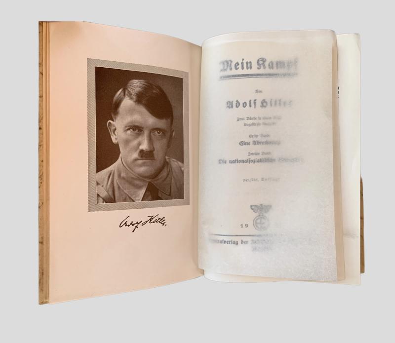 Adolf Hitlers ‘Mein Kampf’ in slipcase -1937-