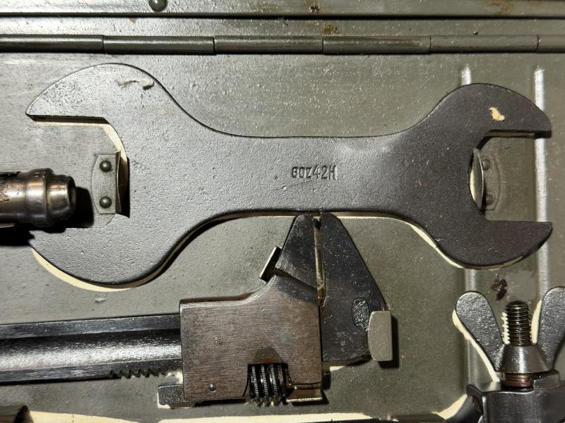Complete set of MG 34/42 Field Tool Kit